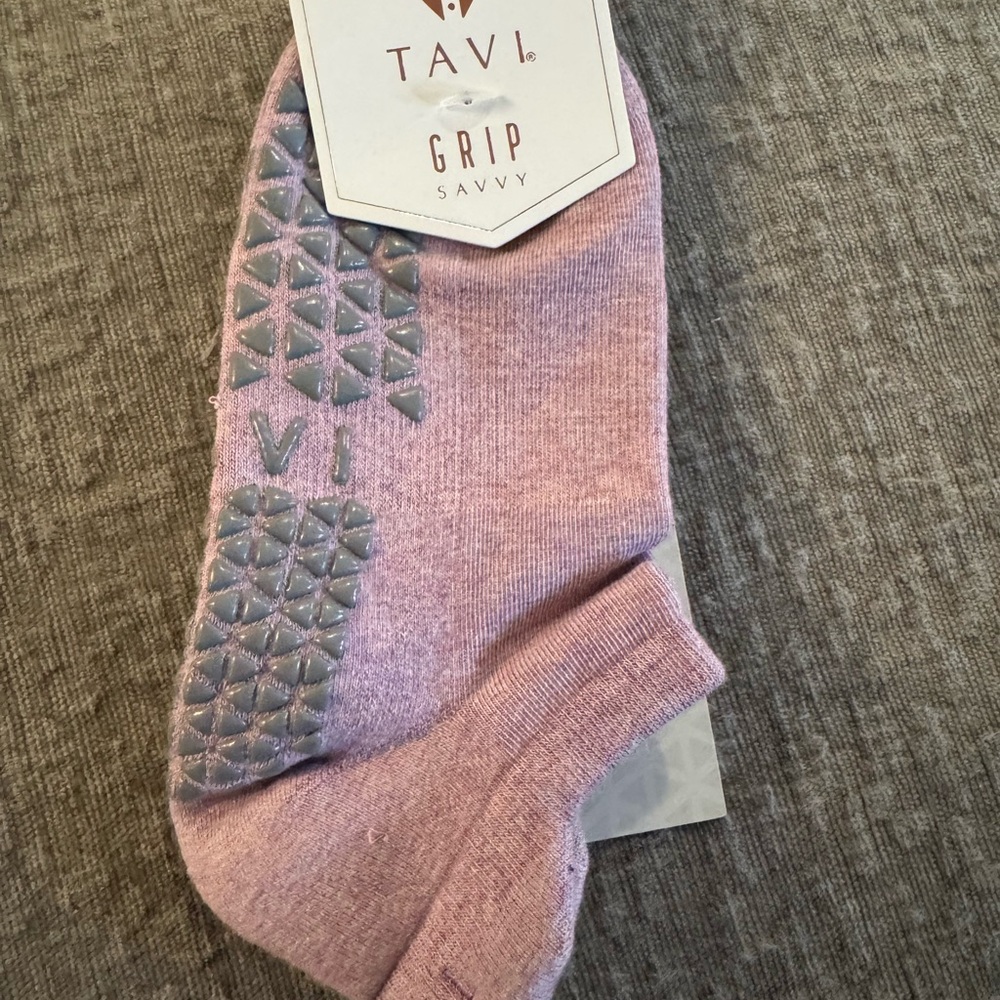Tavi Grip Savvy Purple Socks